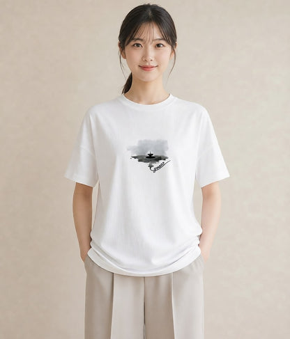 グラフィックTシャツ レディース 紙の船 水辺 ナチュラル アンティーク イラスト ニュアンス 秋コーデ おしゃれギフト 白T