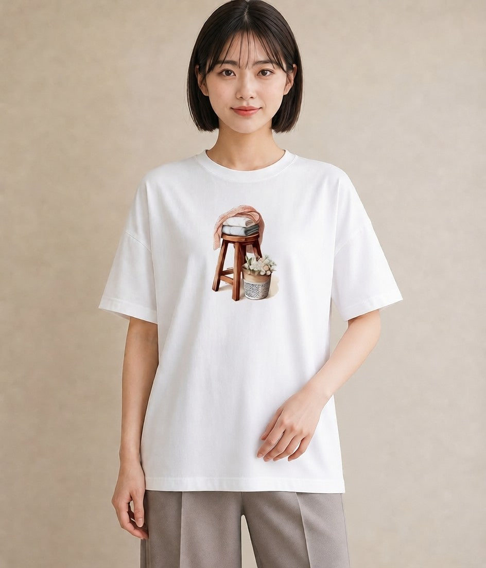 Tシャツ レディース 窓辺の椅子 窓辺 椅子 ナチュラル アンティーク イラスト 可愛い 女性 旅行用 白T