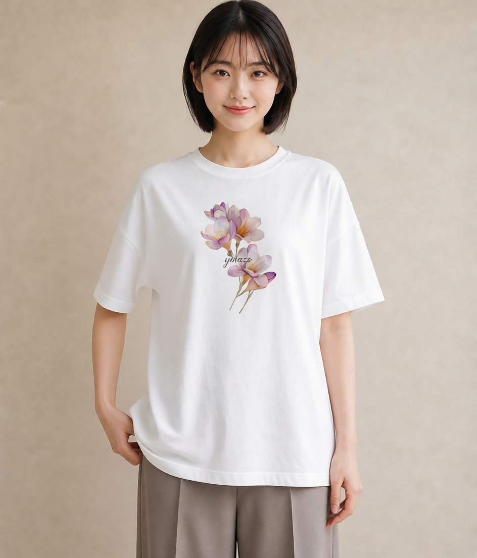 プリントTシャツ レディース チューリップ 花 花柄 イラスト きれいめカジュアル カジュアルコーデ 買い物 白T