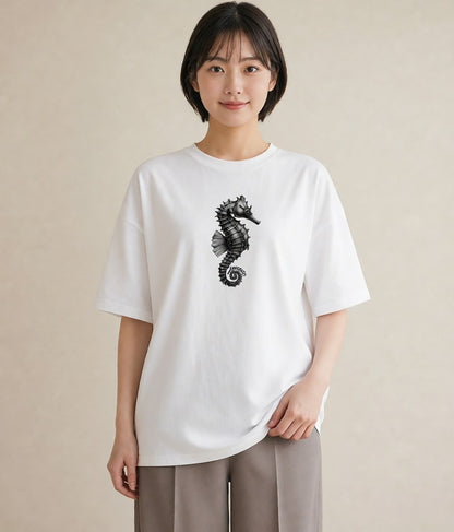 デザインTシャツ レディース タツノオトシゴ 海の生き物 海 イラスト ミニマル 綿100 デート 白T