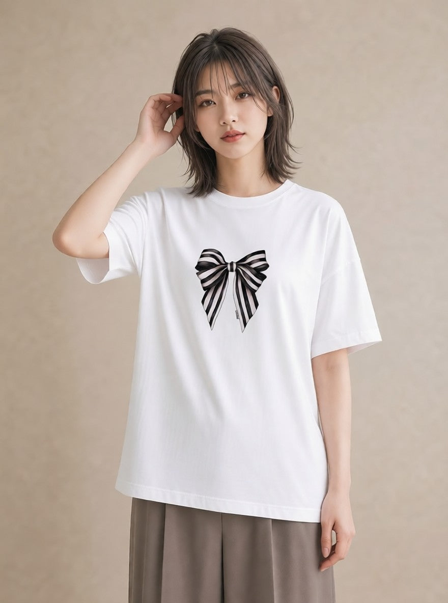 半袖Tシャツ レディース リボン 蝶結び ナチュラル アンティーク イラスト ラフカジュアル 在宅 公園 白T