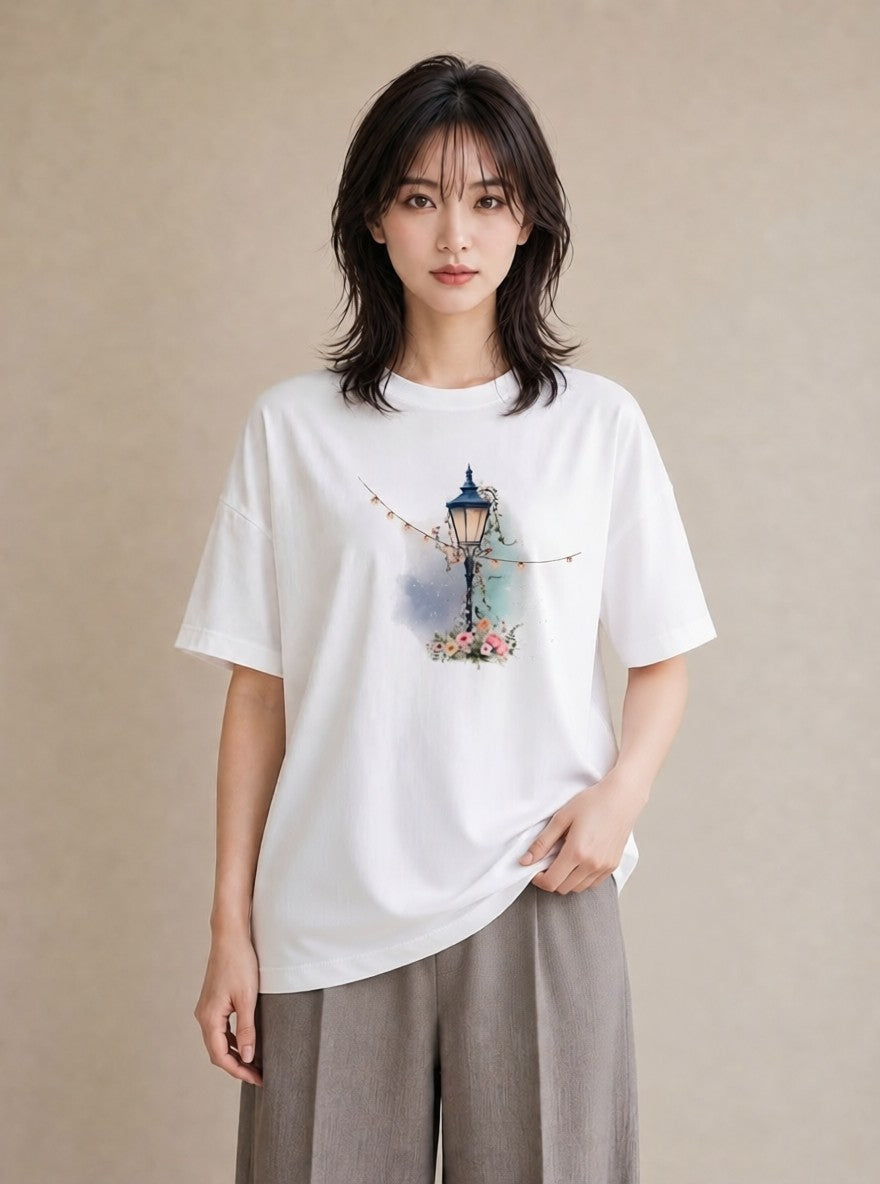 デザインTシャツ レディース 街灯 夜霧 夜 ナチュラル アンティーク イラスト ガーリー カフェ巡り 女子会 白T