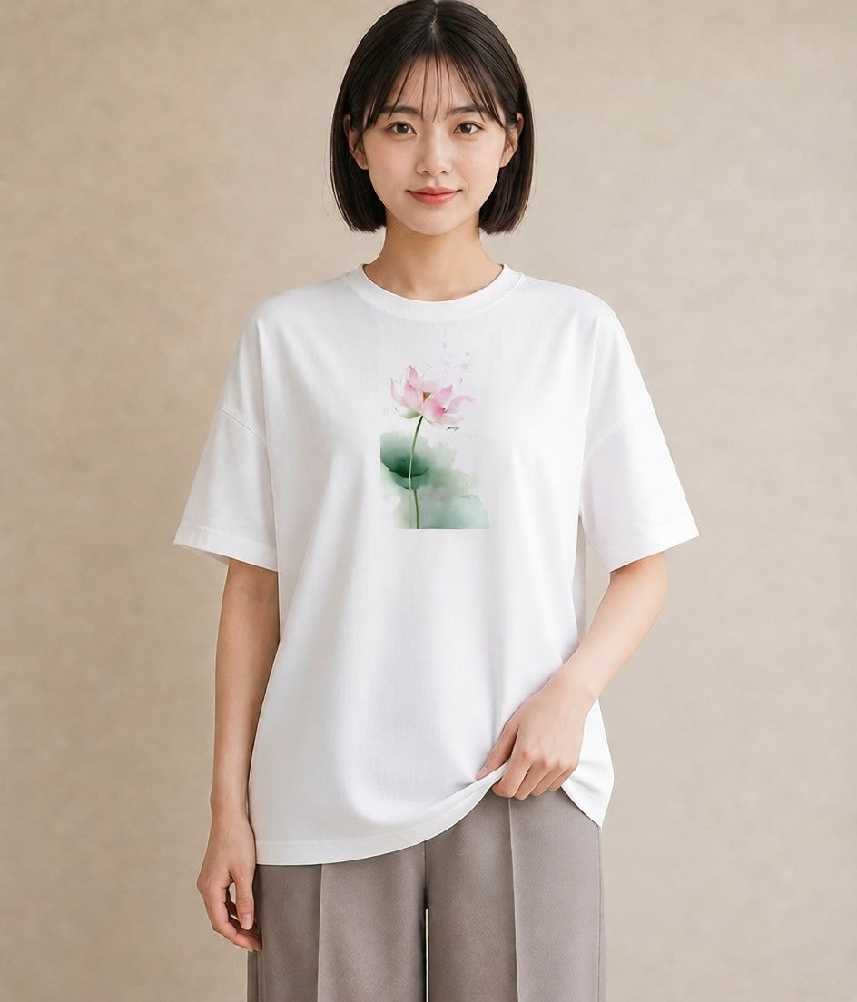 デザインTシャツ レディース 蓮 花 花柄 イラスト 水彩風 ミセス 春コーデ 白T
