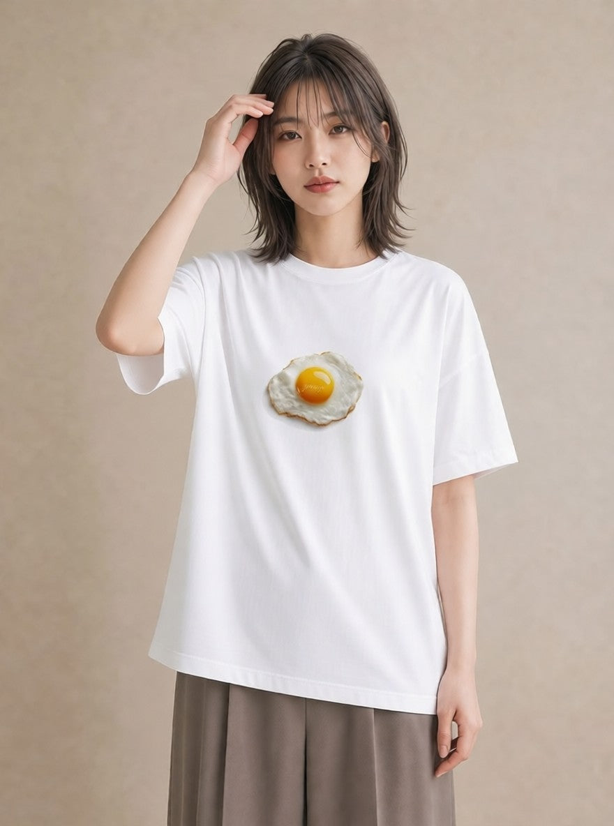 半袖Tシャツ レディース 目玉焼き 食べ物 フード イラスト 可愛い 公園 ママ 白T