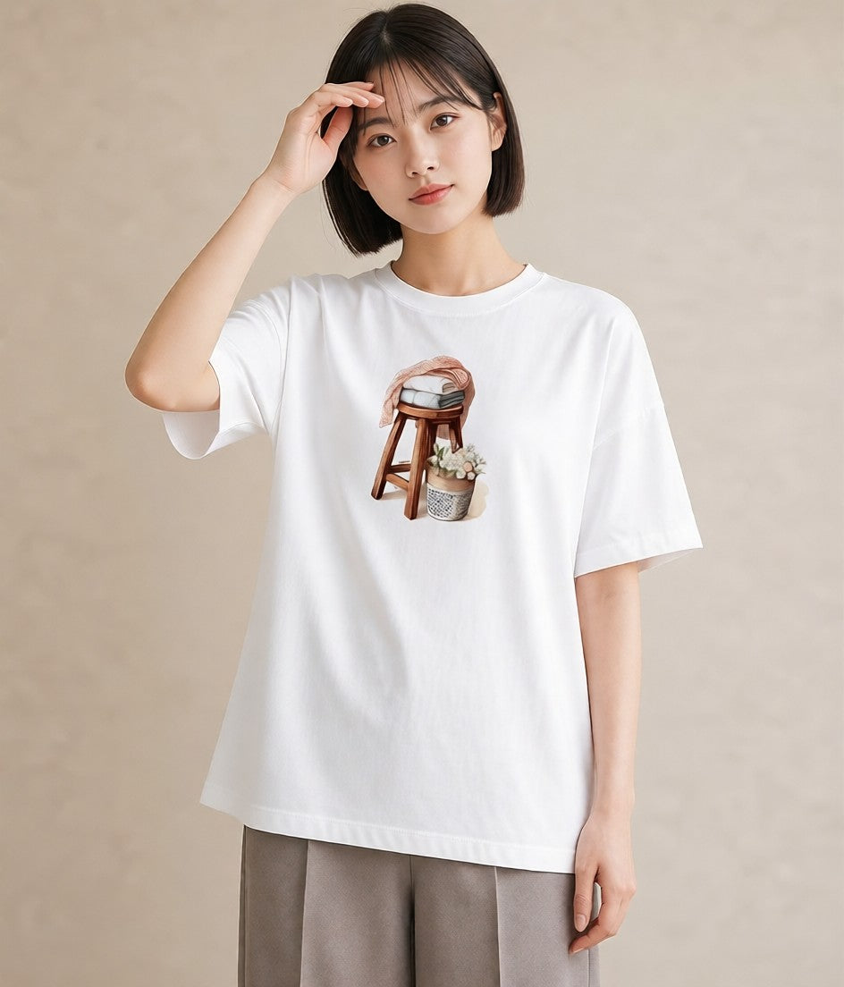 Tシャツ レディース 窓辺の椅子 窓辺 椅子 ナチュラル アンティーク イラスト 可愛い 女性 旅行用 白T