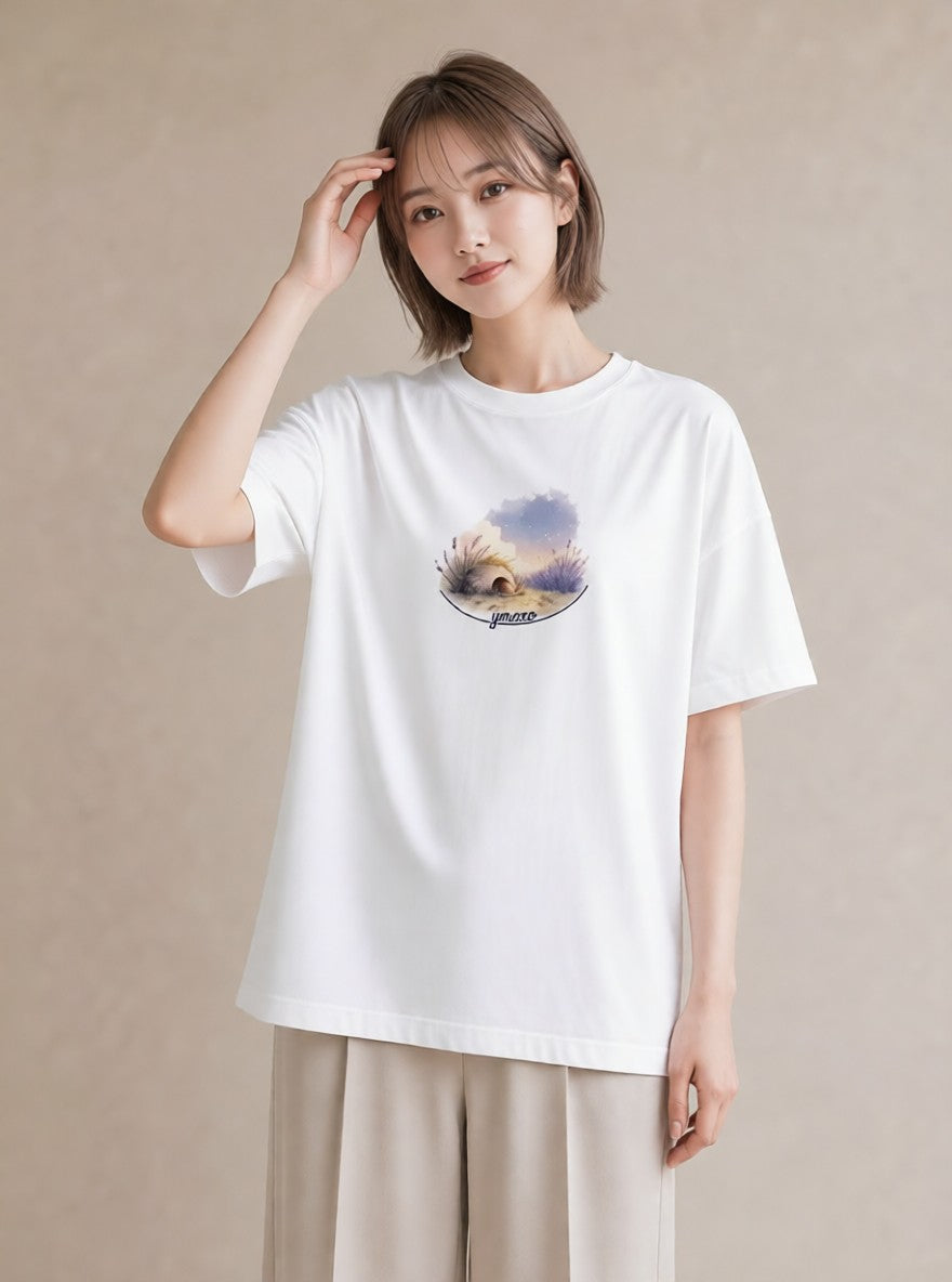 グラフィックTシャツ レディース 灯りの家 小屋 夜 ナチュラル アンティーク イラスト きれいめカジュアル 公園 ママ 白T
