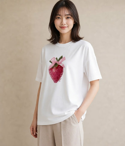 グラフィックTシャツ レディース いちご 苺 ストロベリー 食べ物 フード イラスト ヴィンテージ風 在宅 公園 白T