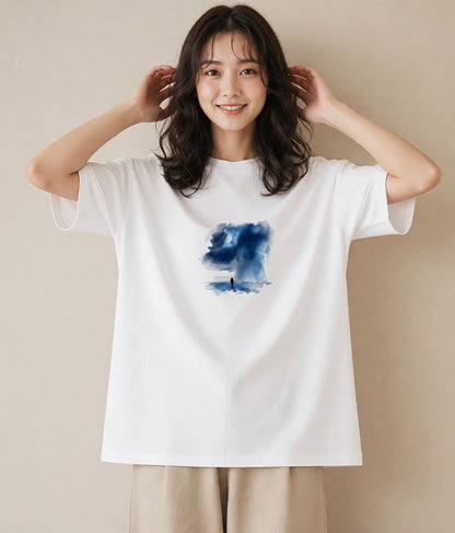 グラフィックTシャツ レディース 雨上がりの小道 雨上がり 小道 ナチュラル アンティーク イラスト ゆるかわ 公園 ママ 白T