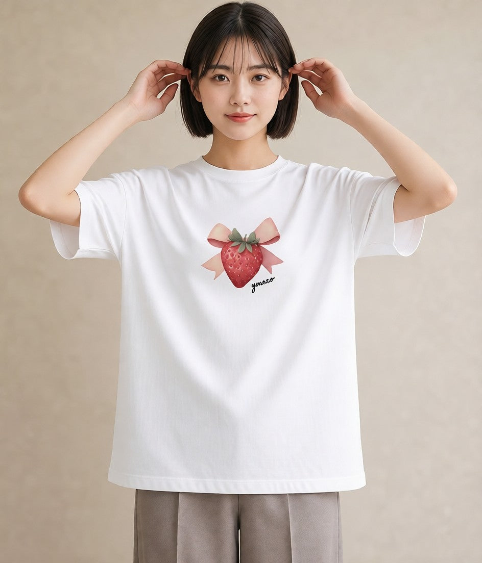 グラフィックTシャツ レディース いちご 苺 ストロベリー 食べ物 フード イラスト カジュアル クリスマス 旅行 白T