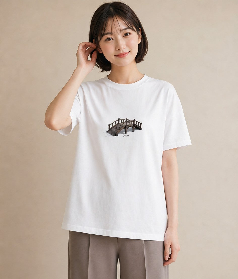 デザインTシャツ レディース 小川 橋 せせらぎ ナチュラル アンティーク イラスト レトロ 公園 ママ 白T