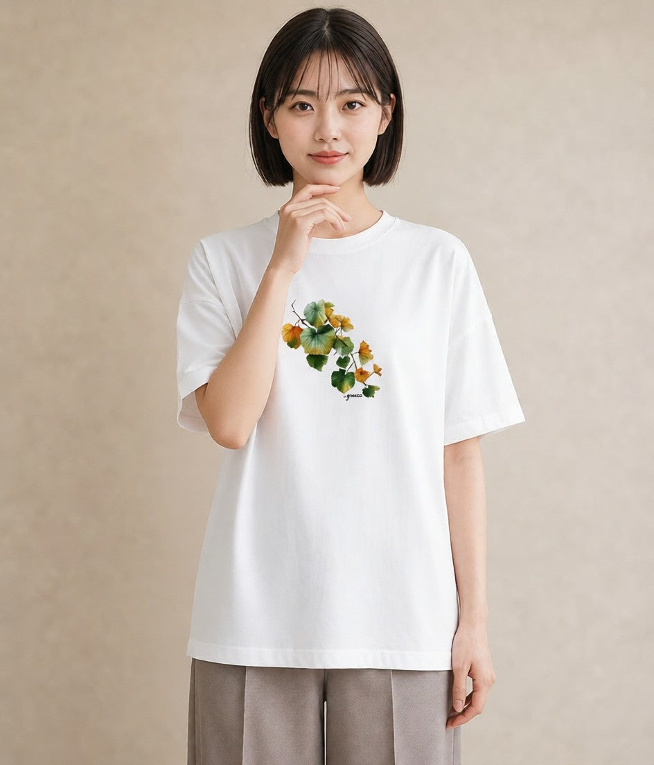 Tシャツ レディース クローバー 四つ葉 花 花柄 イラスト 旅行コーデ ミセス 春コーデ 白T