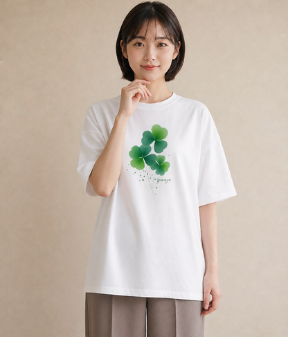 グラフィックTシャツ レディース クローバー 四つ葉 花 花柄 イラスト シンプル 普段着 週末コーデ 白T