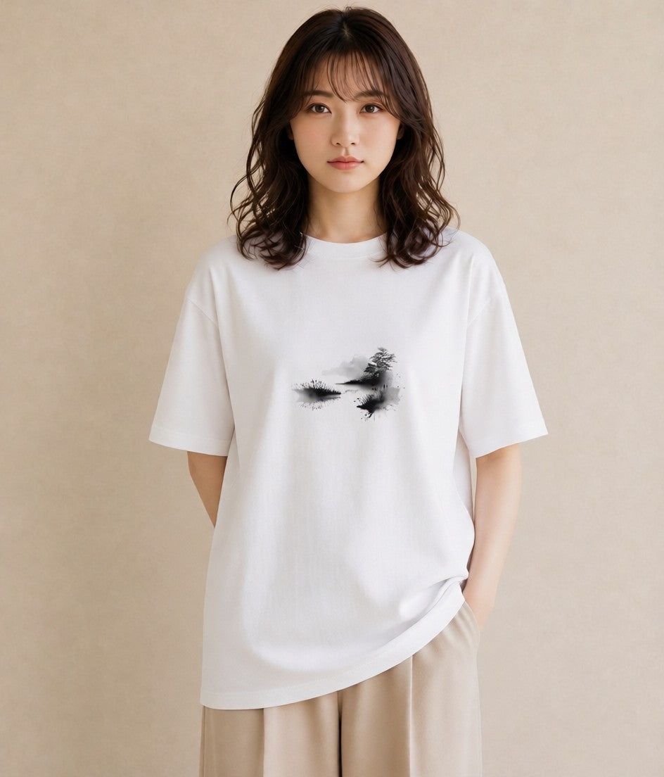 グラフィックTシャツ レディース 湖畔の小屋 湖 小屋 ナチュラル アンティーク イラスト ポップ ママ カフェ服 白T