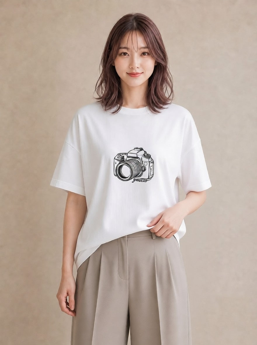 Tシャツ レディース カメラ フィルムカメラ レトロカメラ イラスト カジュアル カジュアルコーデ 買い物 白T