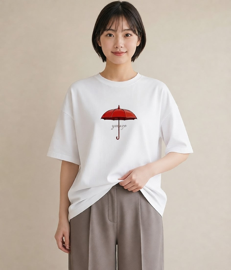 プリントTシャツ レディース 傘 水たまり 雨 ナチュラル アンティーク イラスト 上品 カジュアルコーデ 買い物 白T