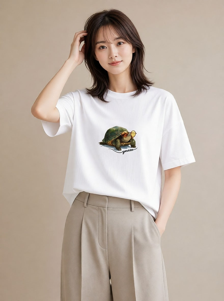 半袖Tシャツ レディース ウミガメ 海の生き物 海 イラスト 手描き風 女性向けギフト 散歩 白T