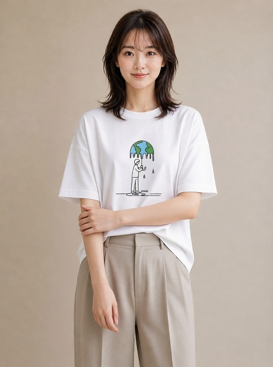 デザインTシャツ レディース 傘 水たまり 雨 ナチュラル アンティーク イラスト ゆるコーデ デート 帰省 白T