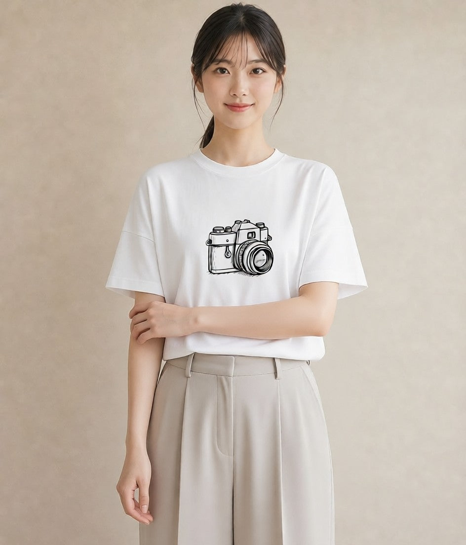 デザインTシャツ レディース カメラ フィルムカメラ レトロカメラ イラスト きれいめカジュアル おしゃれギフト 社会人 白T
