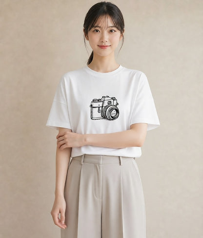 デザインTシャツ レディース カメラ フィルムカメラ レトロカメラ イラスト きれいめカジュアル おしゃれギフト 社会人 白T