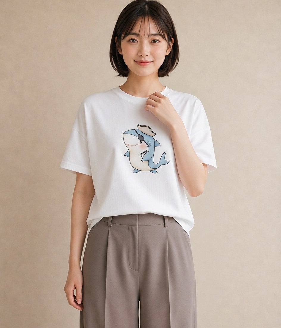 Tシャツ レディース イルカ 海の生き物 海 イラスト カフェコーデ カジュアルコーデ 買い物 白T