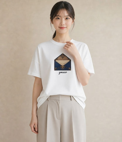グラフィックTシャツ レディース 封蝋 手紙 アンティーク ナチュラル イラスト 休日コーデ カジュアルコーデ 買い物 白T