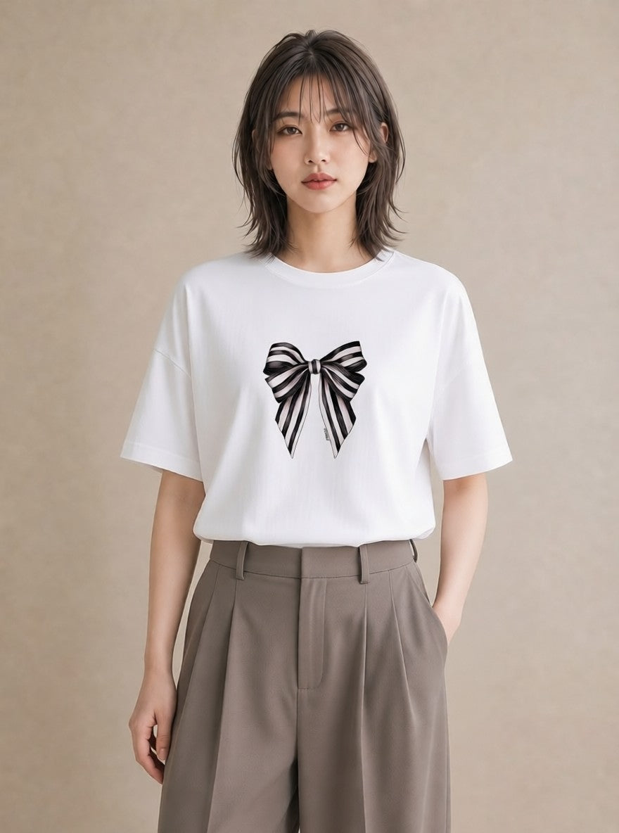 半袖Tシャツ レディース リボン 蝶結び ナチュラル アンティーク イラスト ラフカジュアル 在宅 公園 白T