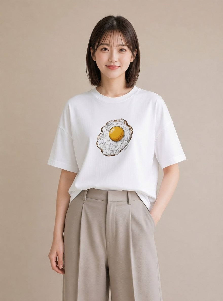 Tシャツ レディース 目玉焼き 食べ物 フード イラスト シンプル 週末コーデ 敬老の日 白T