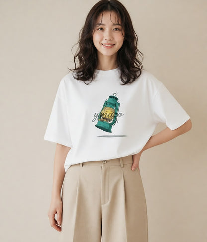 グラフィックTシャツ レディース 街灯 夜霧 夜 ナチュラル アンティーク イラスト アート風 散歩 お出かけ 白T