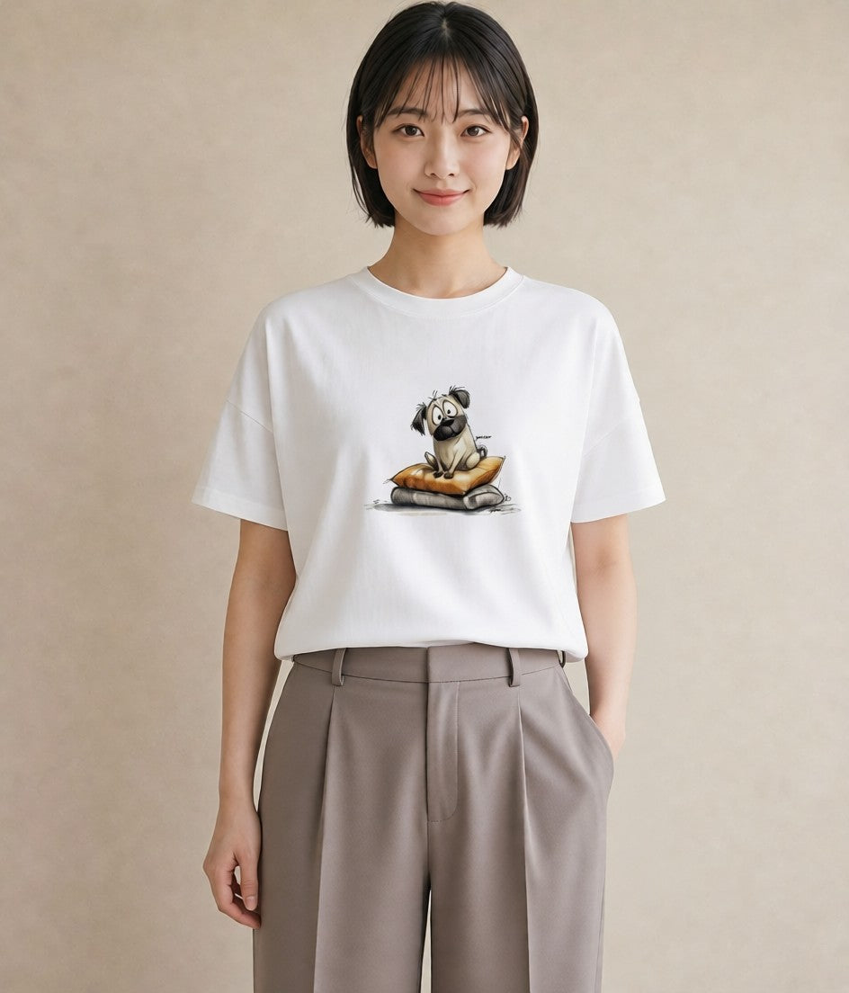 グラフィックTシャツ レディース パグ 犬 いぬ イラスト カフェコーデ カジュアルコーデ 買い物 白T