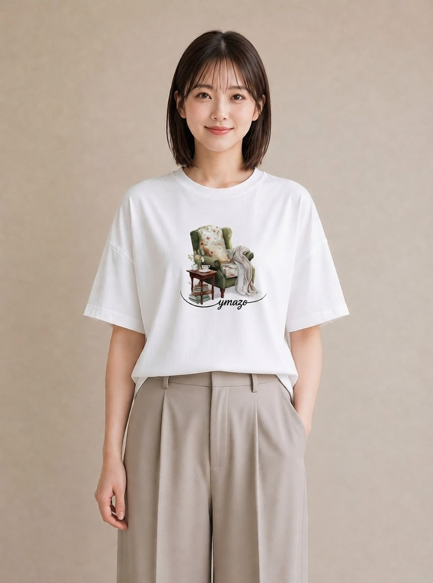 半袖Tシャツ レディース 窓辺の椅子 窓辺 椅子 ナチュラル アンティーク イラスト ニュアンス 旅行用 海 白T