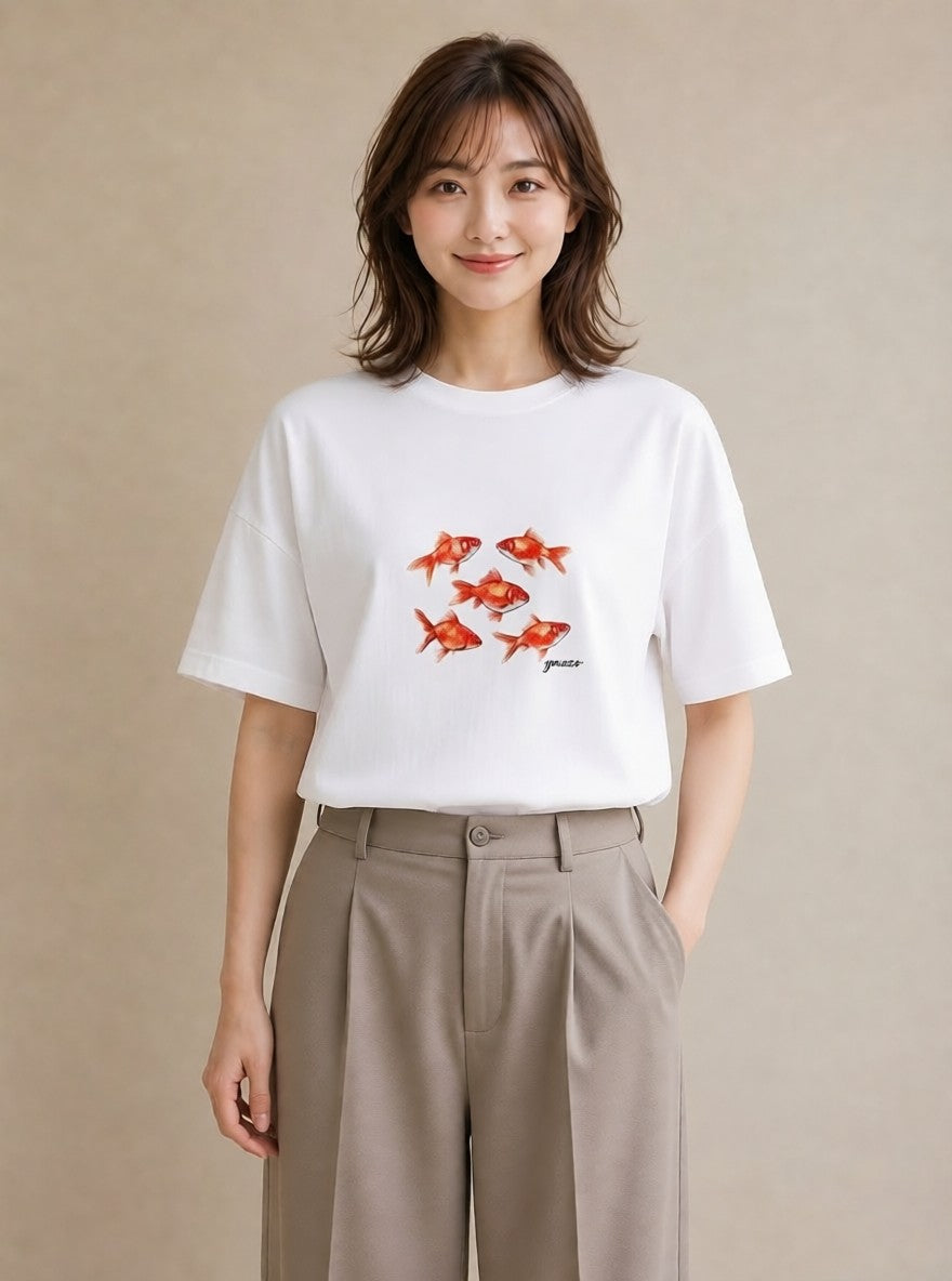 デザインTシャツ レディース 出目金 ペット 動物 イラスト お洒落 週末コーデ 敬老の日 白T