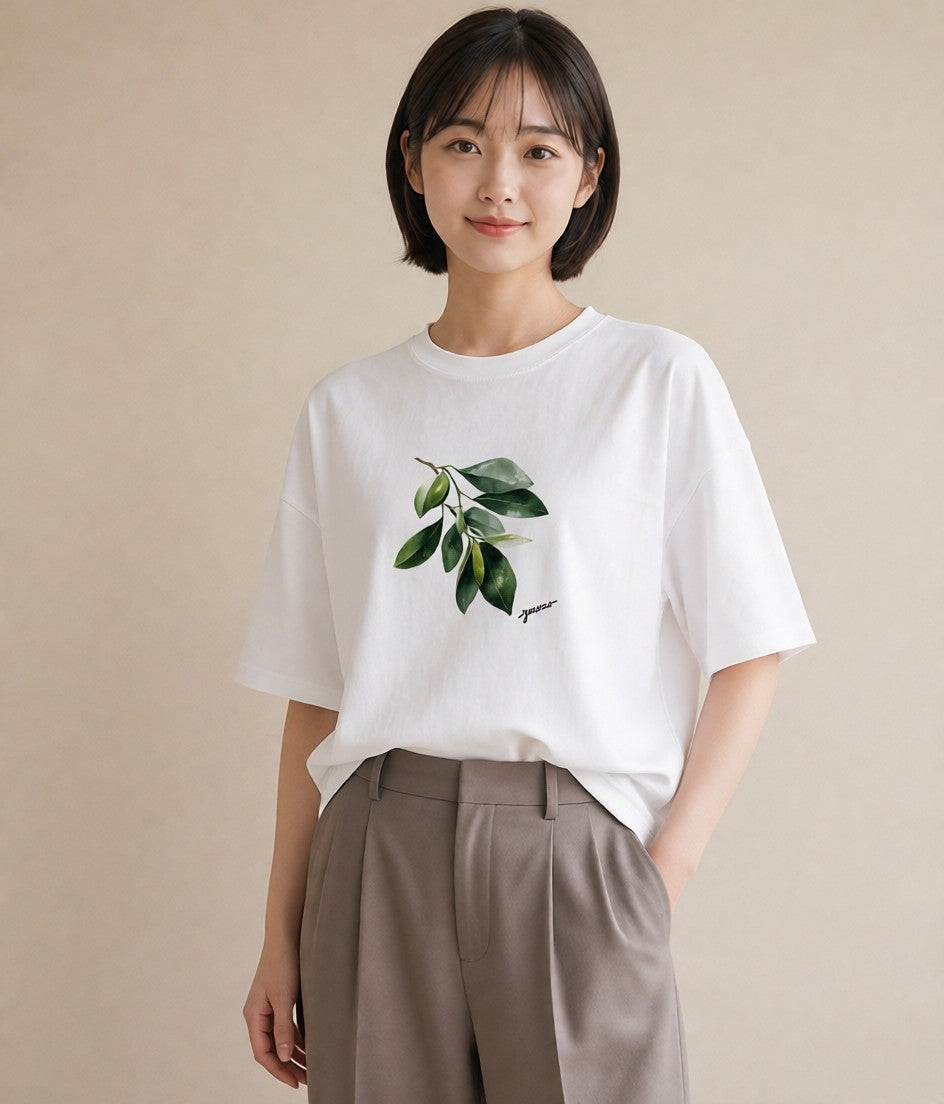 デザインTシャツ レディース ユーカリ 植物 ボタニカル イラスト ニュアンス カジュアルコーデ 買い物 白T