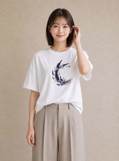デザインTシャツ レディース ラベンダー 花 花柄 イラスト きれいめカジュアル ミセス 春コーデ 白T