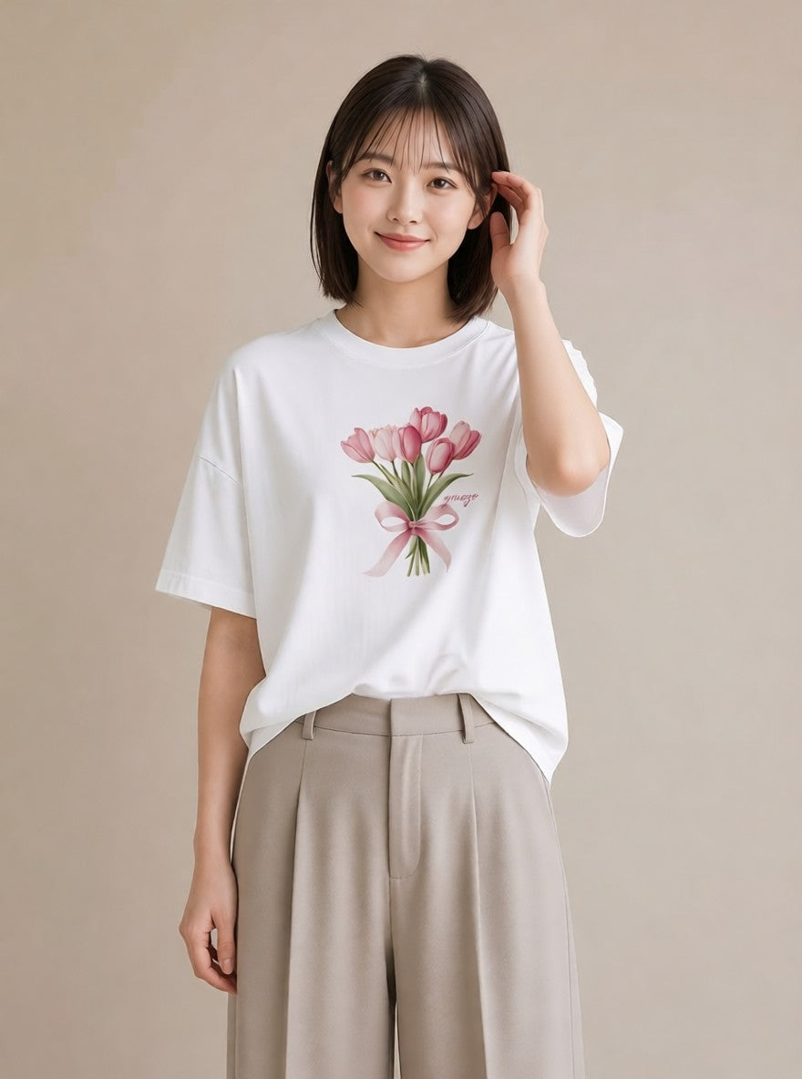 半袖Tシャツ レディース チューリップ 花 花柄 イラスト ニュアンス ママ カフェ服 白T