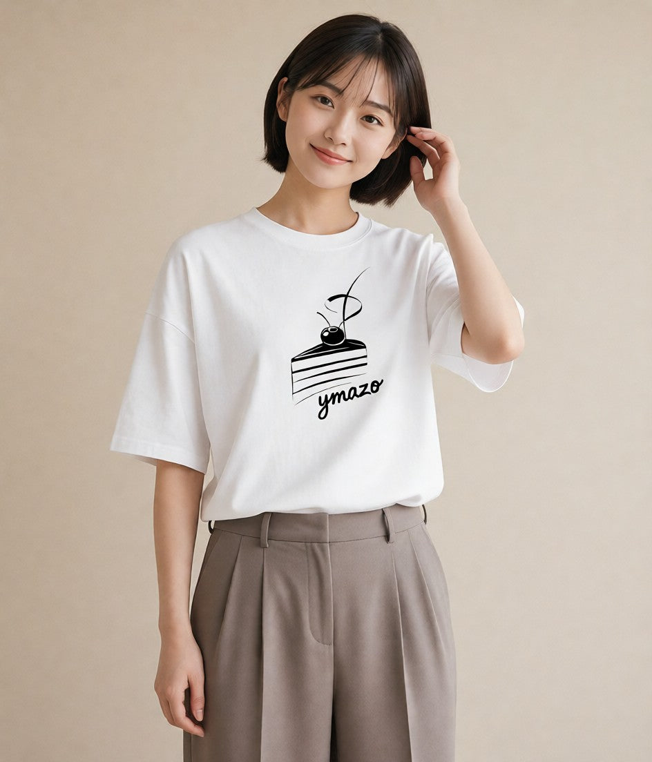 Tシャツ レディース スイーツ お菓子 デザート イラスト 休日コーデ 20代 カジュアルコーデ 白T