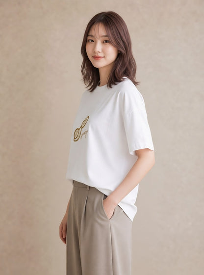Tシャツ レディース パールピアス アクセサリー ナチュラル アンティーク イラスト モード ミセス 春コーデ 白T