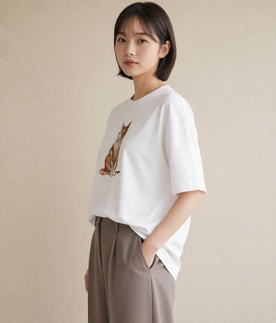 グラフィックTシャツ レディース 肉球 猫 ねこ イラスト カフェコーデ カジュアルコーデ 買い物 白T