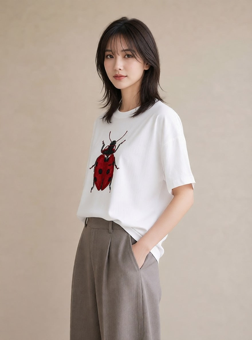 グラフィックTシャツ レディース てんとう虫 昆虫 虫 イラスト 休日コーデ 普段着 週末コーデ 白T