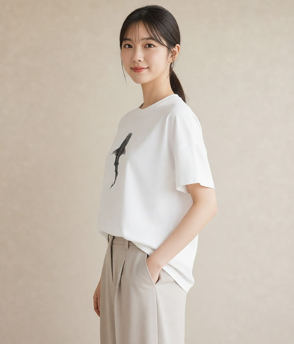 デザインTシャツ レディース ジンベエザメ 海の生き物 海 イラスト ニュアンス 帰省 ラフ 白T