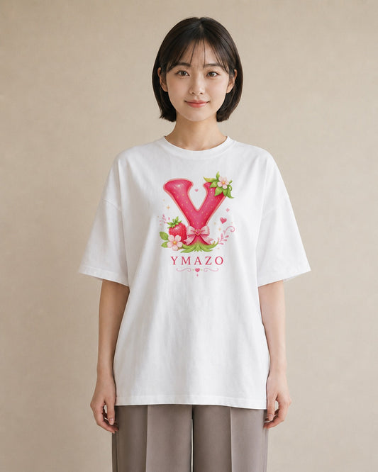 【受注生産】YMAZO Tシャツ レディース 半袖 ビッグシルエット いちご イチゴ 苺 ストロベリー フルーツ 白T 綿100% ホワイト M L 韓国っぽい くすみカラー ニュアンス 推し活 リンクコーデ プレゼ｜Y字ロゴ（大きめプリン