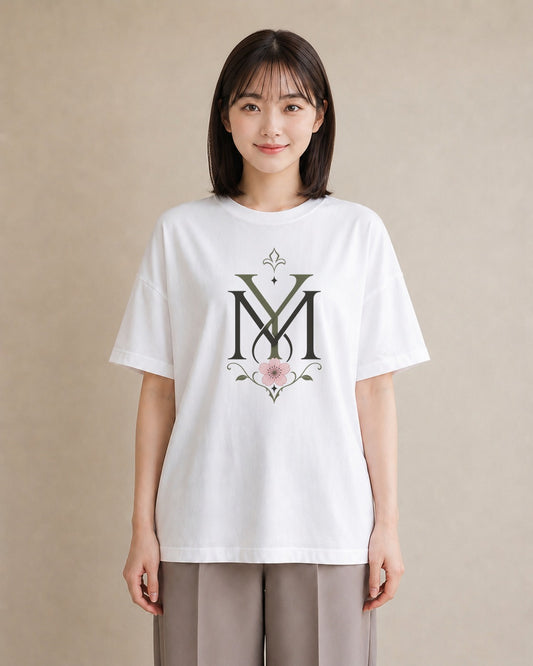 【受注生産】YMAZO Tシャツ レディース 半袖 ビッグシルエット さくら 桜 チェリー サクラ 花 白T 綿100% ホワイト M L 手描き 水彩 フェミニン カジュアル 通勤 父の日 ギフト 2026新作｜イニシャルY（大きめプリン
