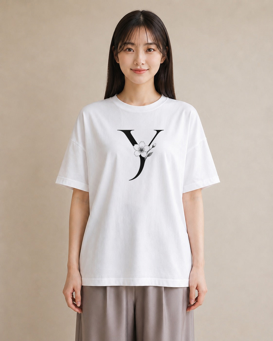 【受注生産】YMAZO Tシャツ レディース 半袖 オーバーサイズ いちご イチゴ 苺 ストロベリー フルーツ 白T 綿100% ホワイト M L 手描き フェミニン ニュアンス 通勤 カジュアル ギフト 2026新｜Y字ロゴ（大きめプリン