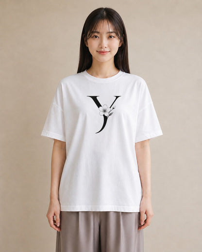 【受注生産】YMAZO Tシャツ レディース 半袖 オーバーサイズ いちご イチゴ 苺 ストロベリー フルーツ 白T 綿100% ホワイト M L 手描き フェミニン ニュアンス 通勤 カジュアル ギフト 2026新｜Y字ロゴ（スタンダード