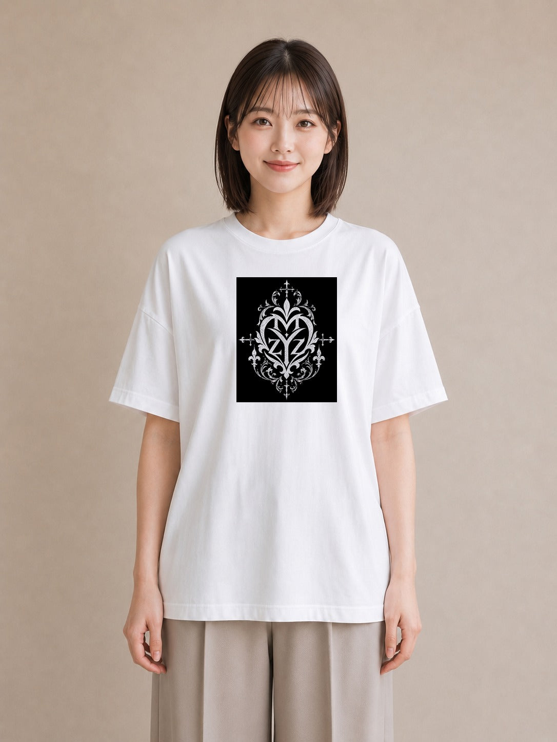 【受注生産】YMAZO Tシャツ レディース 半袖 ビッグT 花柄 フローラル ボタニカル 花 ブーケ 白T 綿100% ホワイト M L フェミニン ナチュラル ニュアンス 推し活 お出かけ 父の日 プレゼント ギ｜Y字ロゴ（スタンダード