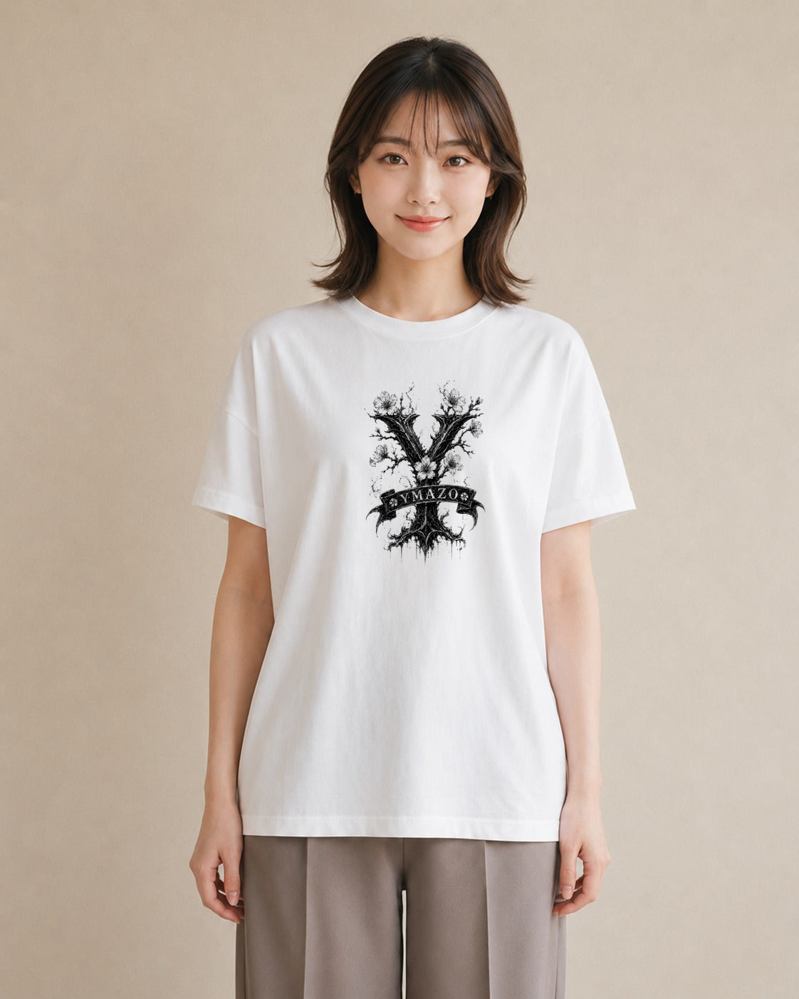 【受注生産】YMAZO Tシャツ レディース 半袖 ゆったり 花柄 フローラル ボタニカル 花 ブーケ 白T 綿100% ホワイト M L くすみカラー 韓国っぽい 大人可愛い リンクコーデ カジュアル 父の日 初夏｜イニシャルY（大きめプ