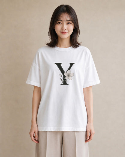 【受注生産】YMAZO Tシャツ レディース 半袖 ゆったり いちご イチゴ 苺 ストロベリー フルーツ 白T 綿100% ホワイト M L フェミニン 韓国っぽい くすみカラー 推し活 デイリー 2026新作 ギフ｜イニシャルY（スタンダ
