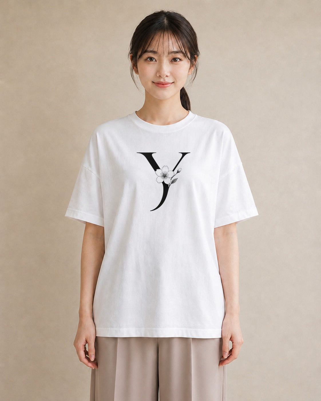 【受注生産】YMAZO Tシャツ レディース 半袖 オーバーサイズ いちご イチゴ 苺 ストロベリー フルーツ 白T 綿100% ホワイト M L 手描き フェミニン ニュアンス 通勤 カジュアル ギフト 2026新｜Y字ロゴ（スタンダード