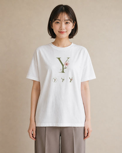 【受注生産】YMAZO Tシャツ レディース 半袖 ゆったり いちご イチゴ 苺 ストロベリー フルーツ 白T 綿100% ホワイト M L 大人可愛い 水彩 フェミニン 通勤 お出かけ プレゼント 春夏 2026新｜イニシャルY（大きめプ