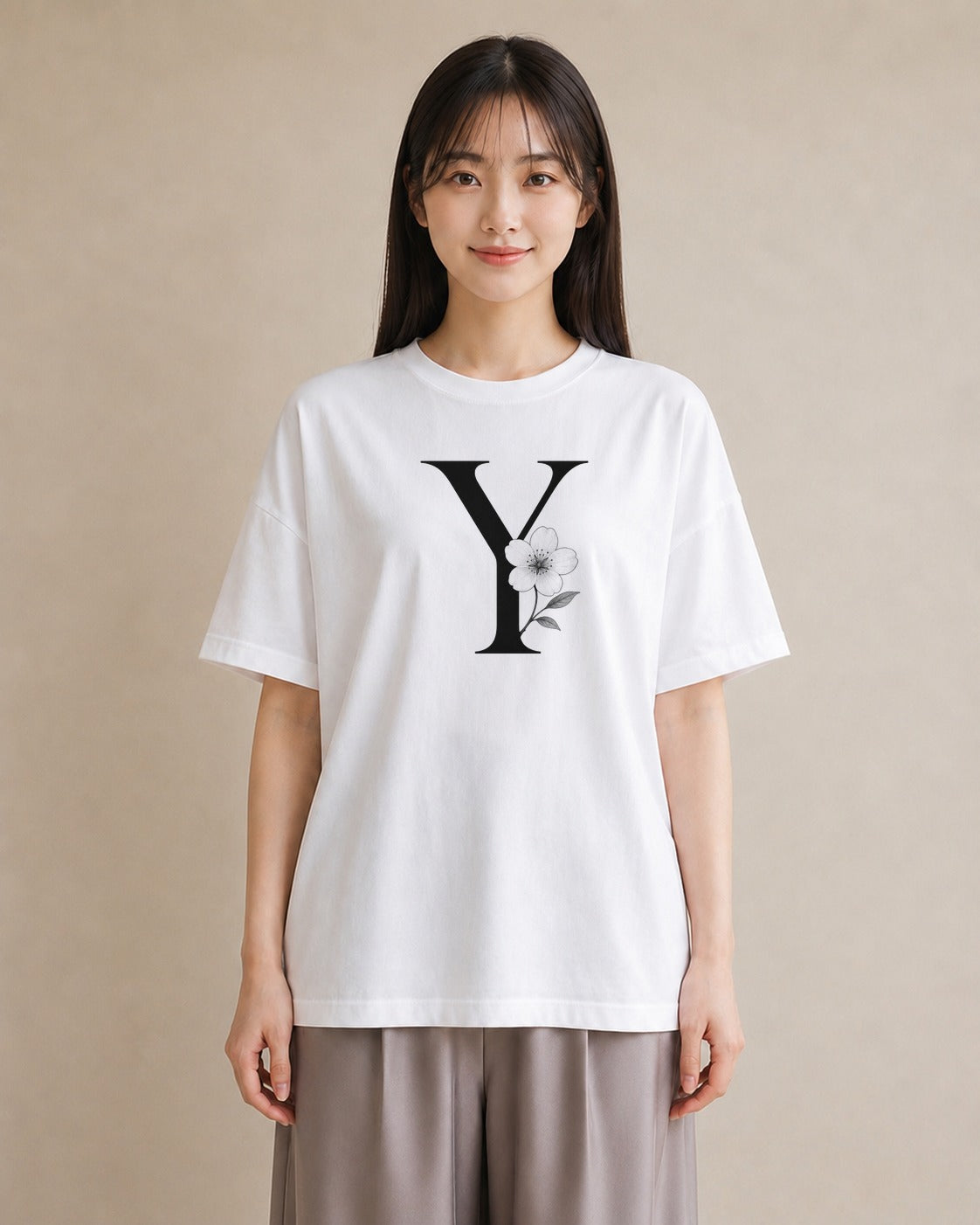 【受注生産】YMAZO Tシャツ レディース 半袖 ゆったり いちご イチゴ 苺 ストロベリー フルーツ 白T 綿100% ホワイト M L 手描き 韓国っぽい 大人可愛い カジュアル お出かけ 初夏 父の日 ギフト｜イニシャルY（大きめプ